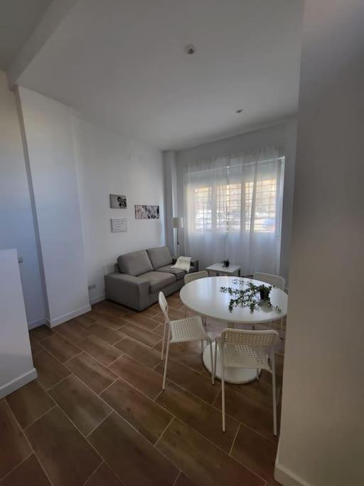 Bonito Y Luminoso Piso Bien Comunicado Apartamento Madrid